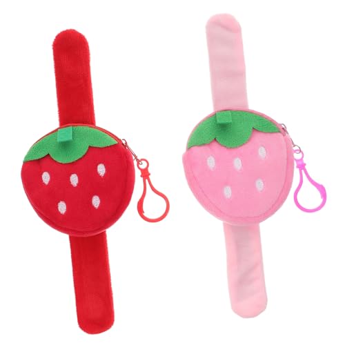 FUNNETOYU 2 Stück Plüsch Schnapparmband mit Niedlicher Erdbeer Dekoration Bequemes Slap Armband für Kindergeburtstag Party Mitgebsel Langlebig und Einfach zu Tragen Geeignet für Erwachsene von FUNNETOYU