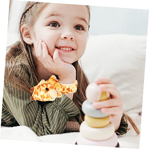 FUNNETOYU 2 Stück Teiliges Plüsch Slap Armband Giraffe Kinderparty Tiermotiv Schlagarmband Jungen Mädchen von FUNNETOYU