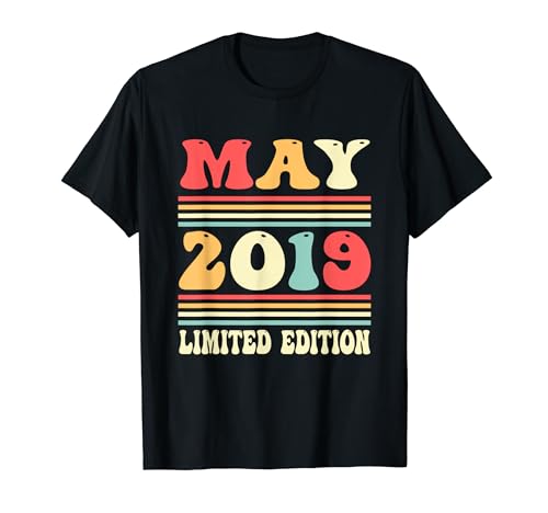 5. Geburtstag Vintage Mai 2019 Dekor 5 Jahre alt Frauen Männer T-Shirt von FUNNYEXPRESS