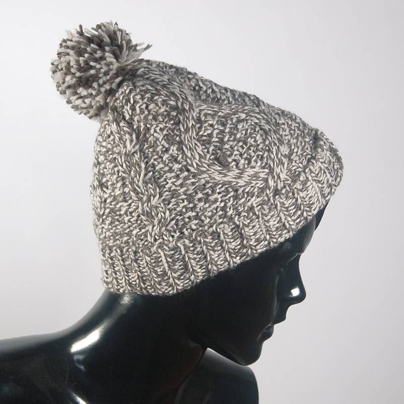 Handgestrickte Strickmütze von FUTURCOMPOSE