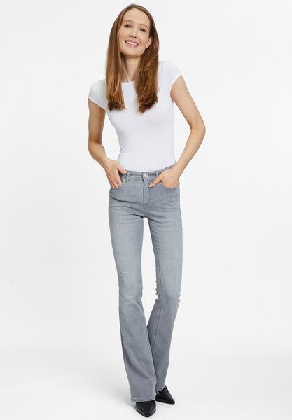 FUTURE:PEOPLE. 01:02 BOOTCUT - MID WAIST aus leichtem Stretch-Denim aus Bio-Baumwoll/ Tencel-Mix (30102 0 1004) FUTURE:PEOPLE. 01:02 BOOTCUT - MID WAIST aus leichtem Stretch-Denim aus Bio-Baumwoll/ Tencel-Mix (30102 0 1004) von FUTURE:PEOPLE.