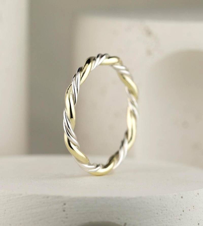 Kordelring "Emily" Gold 585 & Silber 925 Filigraner Verlobungsring Beisteckring Vorsteckring Stapelring 2.2 Mm Bicolor 14Kt Kordelring "Emily" Gold 585 & Silber 925 Filigraner Verlobungsring Beisteckring Vorsteckring Stapelring 2.2 Mm Bicolor 14Kt von FXBilzGoldschmiede