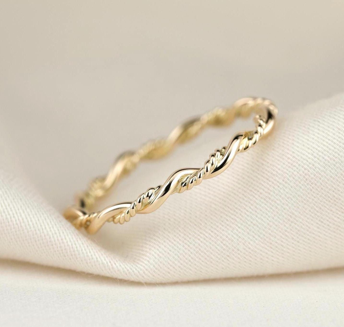 Kordelring "Phoenix" Rosegold 585 14Kt Filigraner Verlobungsring Beisteckring Vorsteckring Stapelring Ring 1.9 Mm Geschenk Kordelring "Phoenix" Rosegold 585 14Kt Filigraner Verlobungsring Beisteckring Vorsteckring Stapelring Ring 1.9 Mm Geschenk von FXBilzGoldschmiede