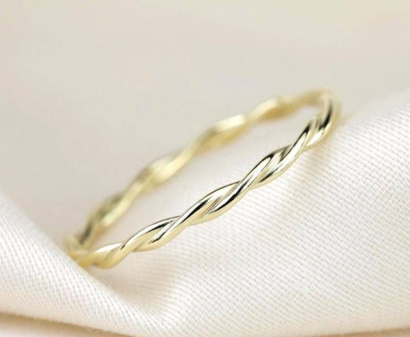Kordelring "Zoe" Aus Gold 585 14Kt Filigraner Verlobungsring Beisteckring Vorsteckring Stapelring Ring 1.5 Mm Geschenk Kordelring "Zoe" Aus Gold 585 14Kt Filigraner Verlobungsring Beisteckring Vorsteckring Stapelring Ring 1.5 Mm Geschenk von FXBilzGoldschmiede