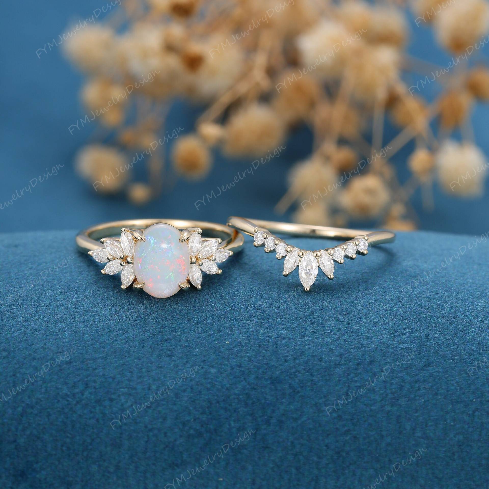 2Pcs Oval Cut Opal Verlobungsring Set Vintageyellow Gold Ring Marquise Cluster Diamant Unikat Kurve Passend Hochzeit Jahrestag Geschenk von FYMJewelryDesign