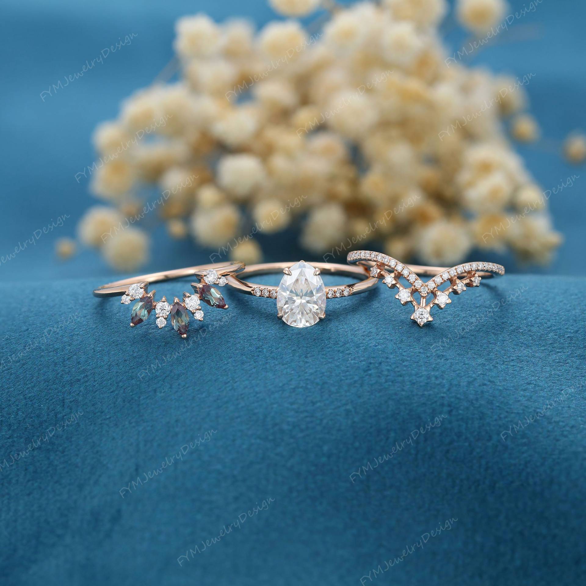 3 Pcs Birne Geformt Moissanit E Verlobungsring Set Art Deco Rose Gold Alexandrit Marquise Gebogen Diamant Vintage Hochzeit Jahrestagsgeschenk von FYMJewelryDesign