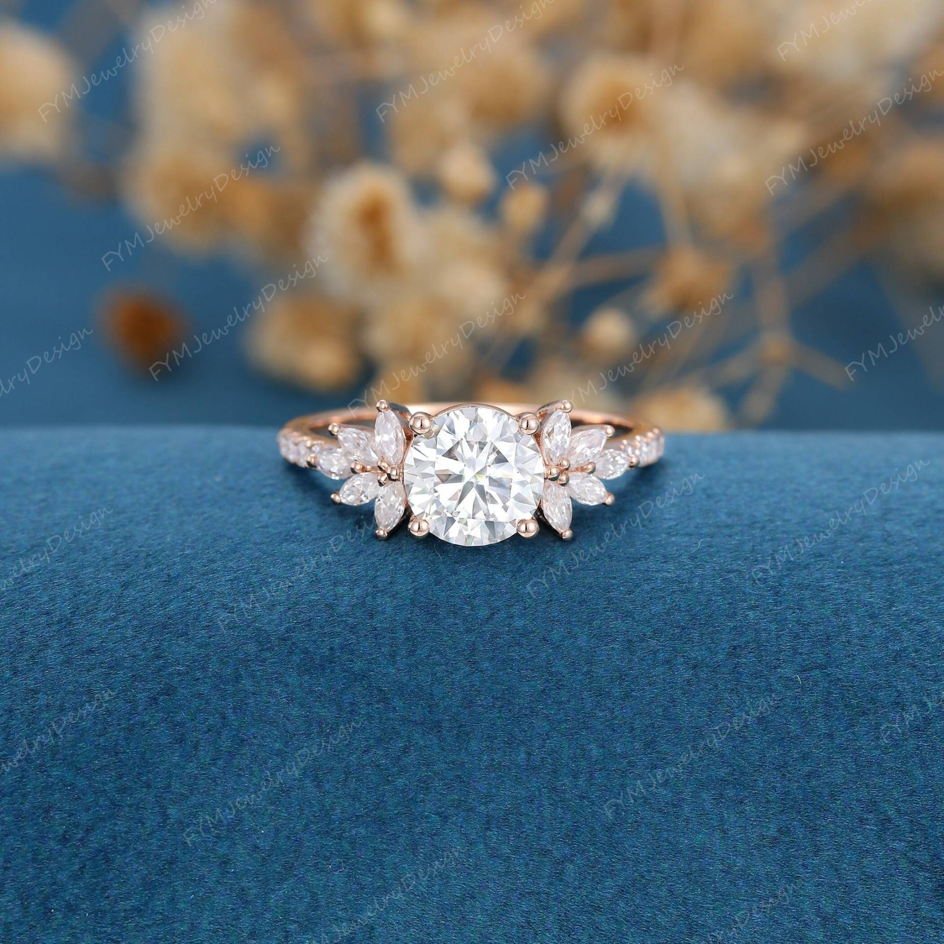 Cluster Moissanit Verlobungsring Vintage Roségold Unikat Halb Ewigkeit Diamant Hochzeit Braut Geschenk von FYMJewelryDesign