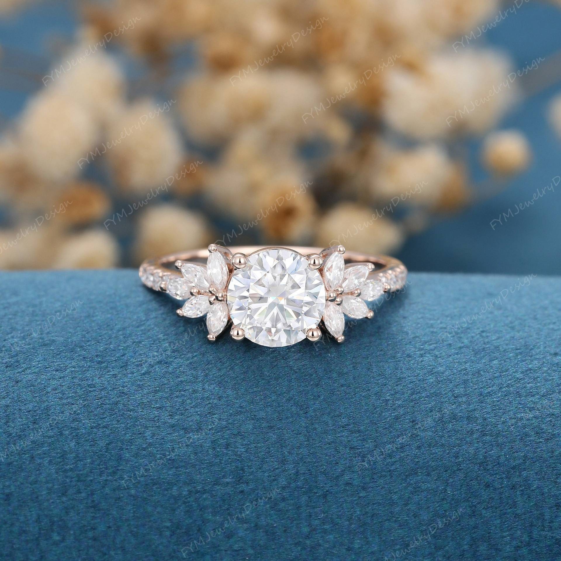 Einzigartiger Rosegold Verlobungsring Vintage Mossanit Damen Braut Marquise Diamant Halb Ewigkeit Hochzeitsversprechen Geschenk von FYMJewelryDesign