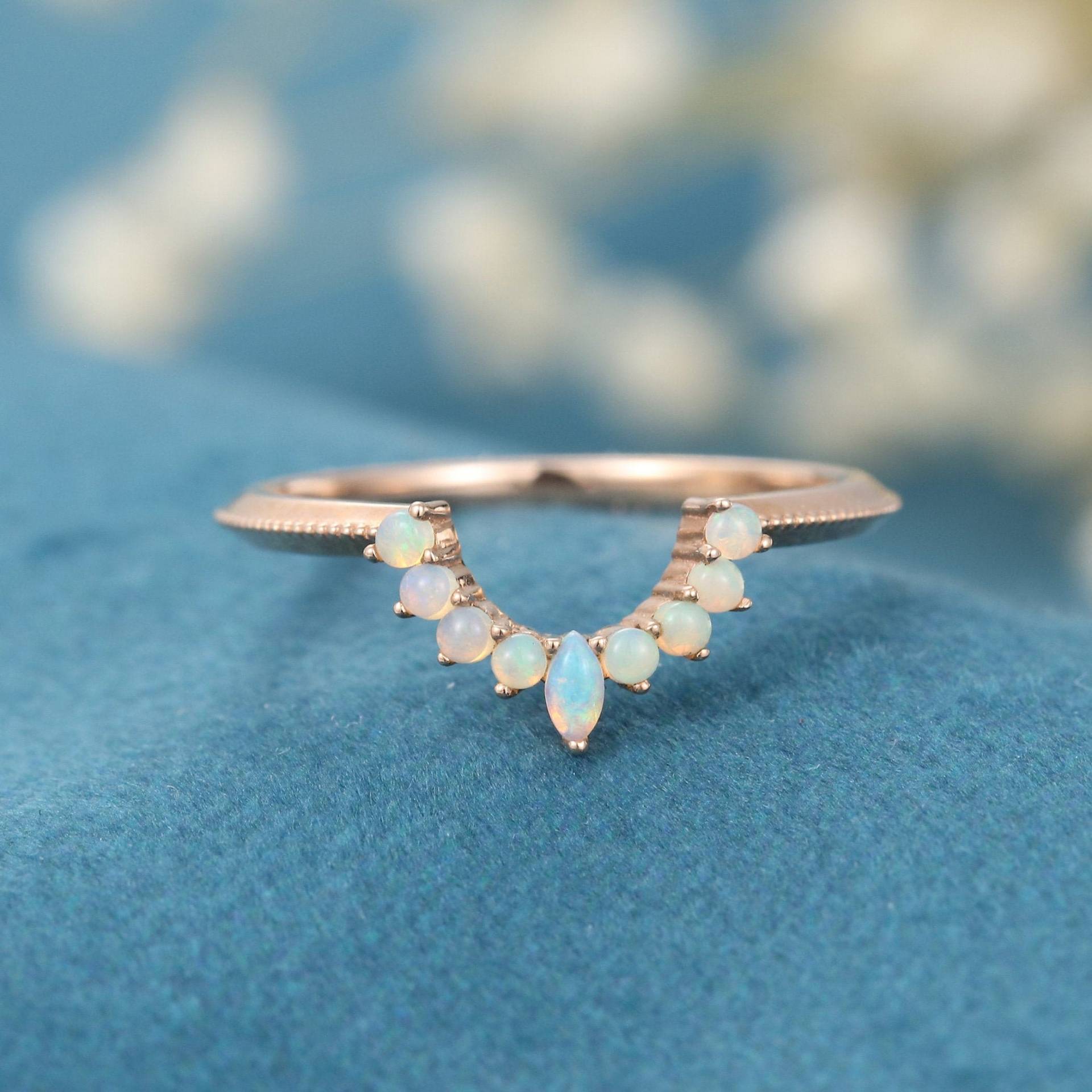 Geschwungener Trauring Vintage Rose Gold Für Frauen 14K Einzigartig Marquise Schnitt Opal Ring Stacking Passendes Brautgeschenk Geschwungener Trauring Vintage Rose Gold Für Frauen 14K Einzigartig Marquise Schnitt Opal Ring Stacking Passendes Brautgeschenk von FYMJewelryDesign