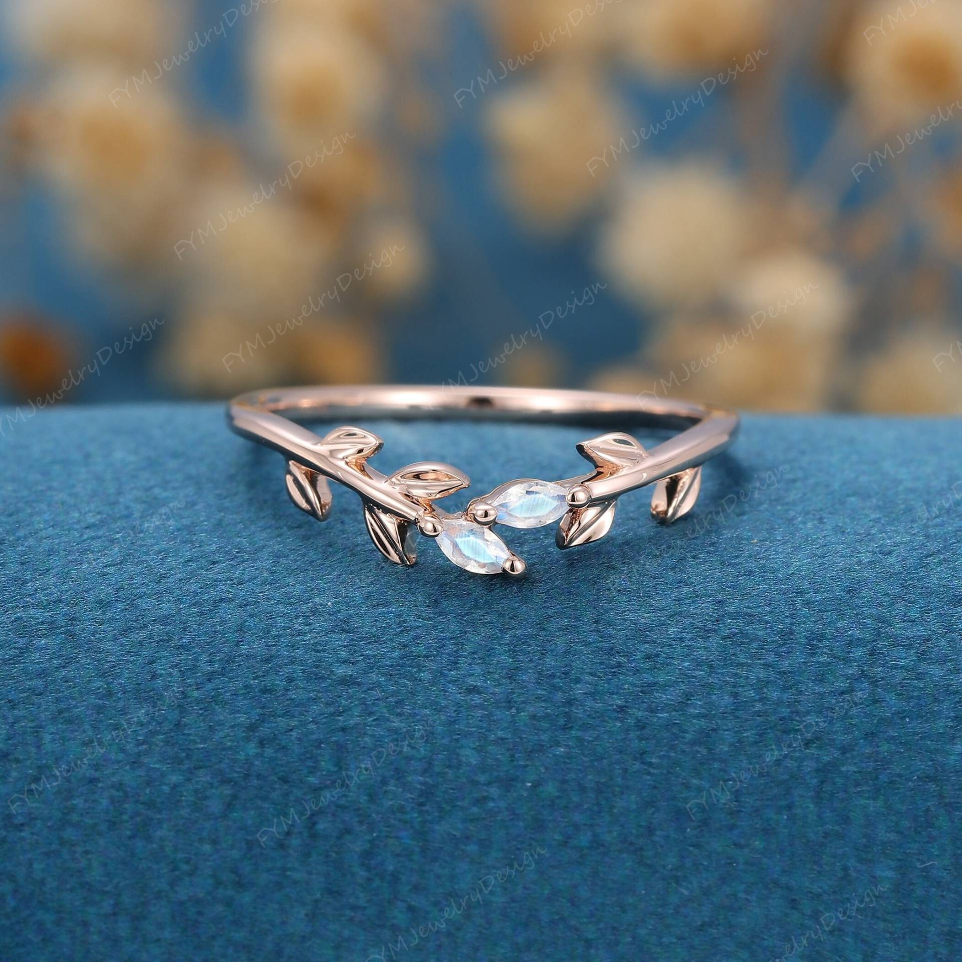 Unikat Rosegold Hochzeitsband Open Wedding Band Art Deco Marquise Mondstein Blatt Ehering Vintage Versprechen Jahrestag Geschenk Für Frauen von FYMJewelryDesign