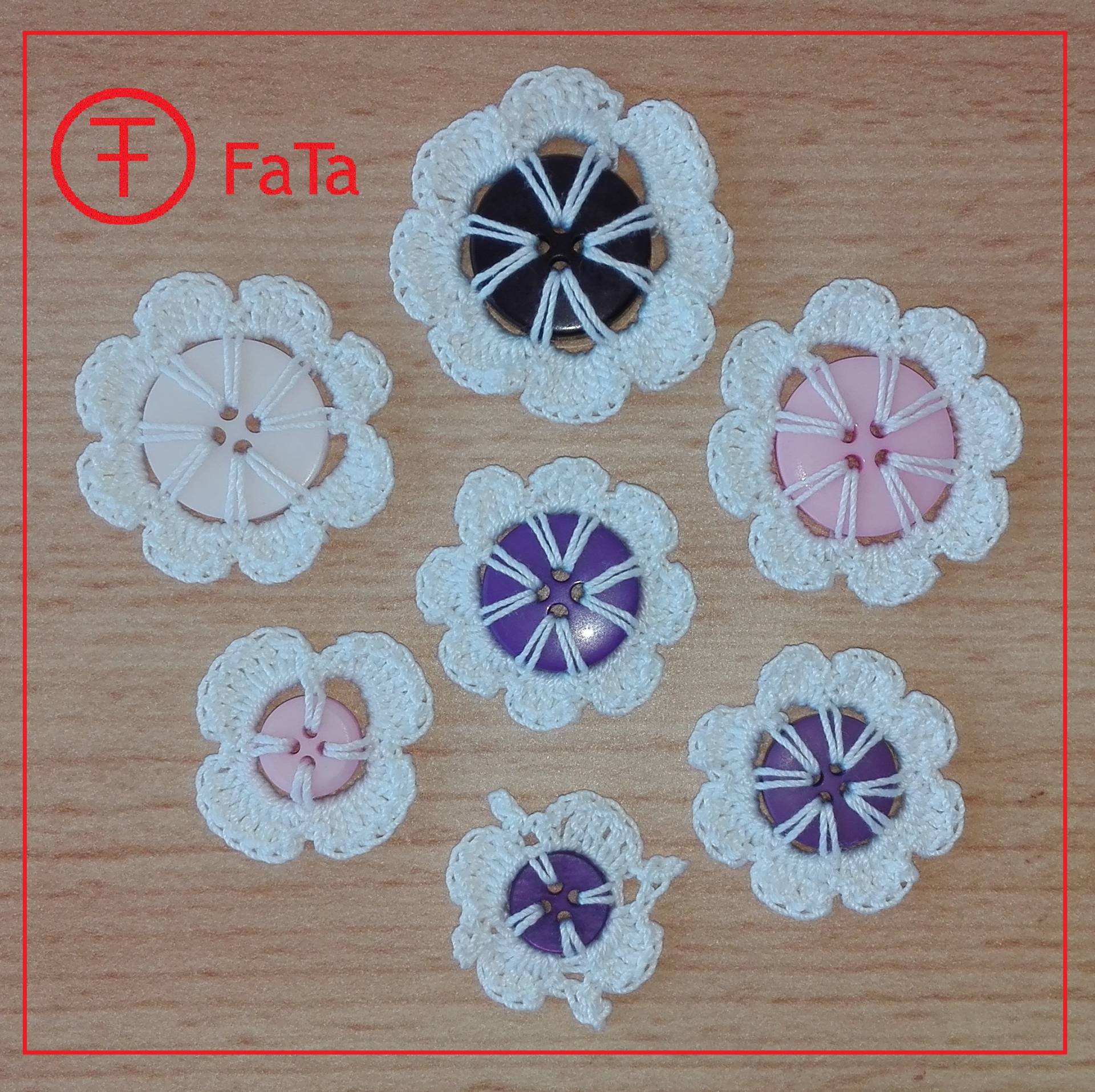 7 X Knopf-Blume Häkelblumen Aufnäher Applikation 7 X Knopf-Blume Häkelblumen Aufnäher Applikation von FaTaHandarbeit