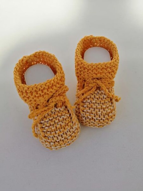 Babyschühchen Babyschuhe Taufschue in Gelb-Bunt Gestrickt Baumwolle-Leinen von FaTaHandarbeit