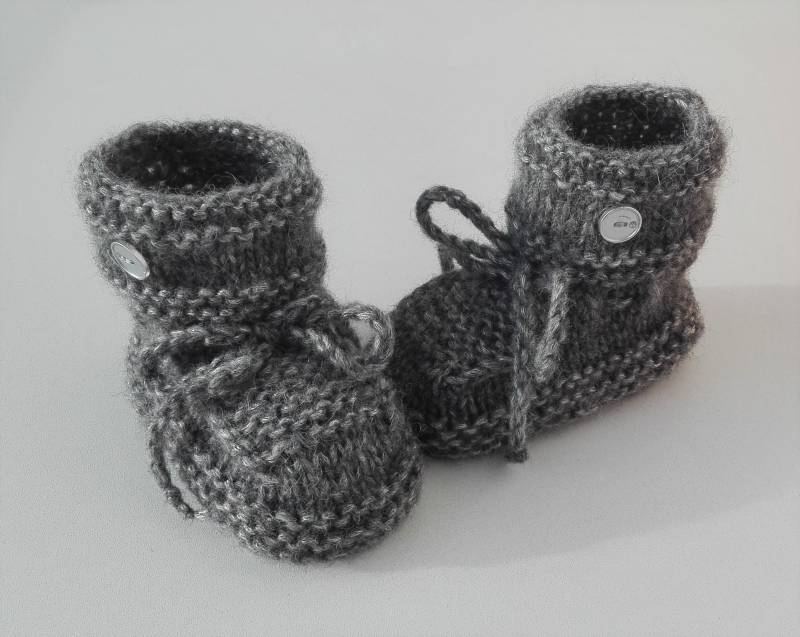 Babyschühchen Babyschuhe Taufschue in Grau Gestrickt von FaTaHandarbeit