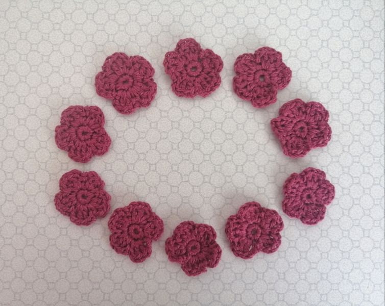 Ca. 3, 5-4 cm Set Aus 10 Häkelblüte Häkelblumen Applikationen Altrosa Seide Mischung Ca. 3, 5-4 cm Set Aus 10 Häkelblüte Häkelblumen Applikationen Altrosa Seide Mischung von FaTaHandarbeit