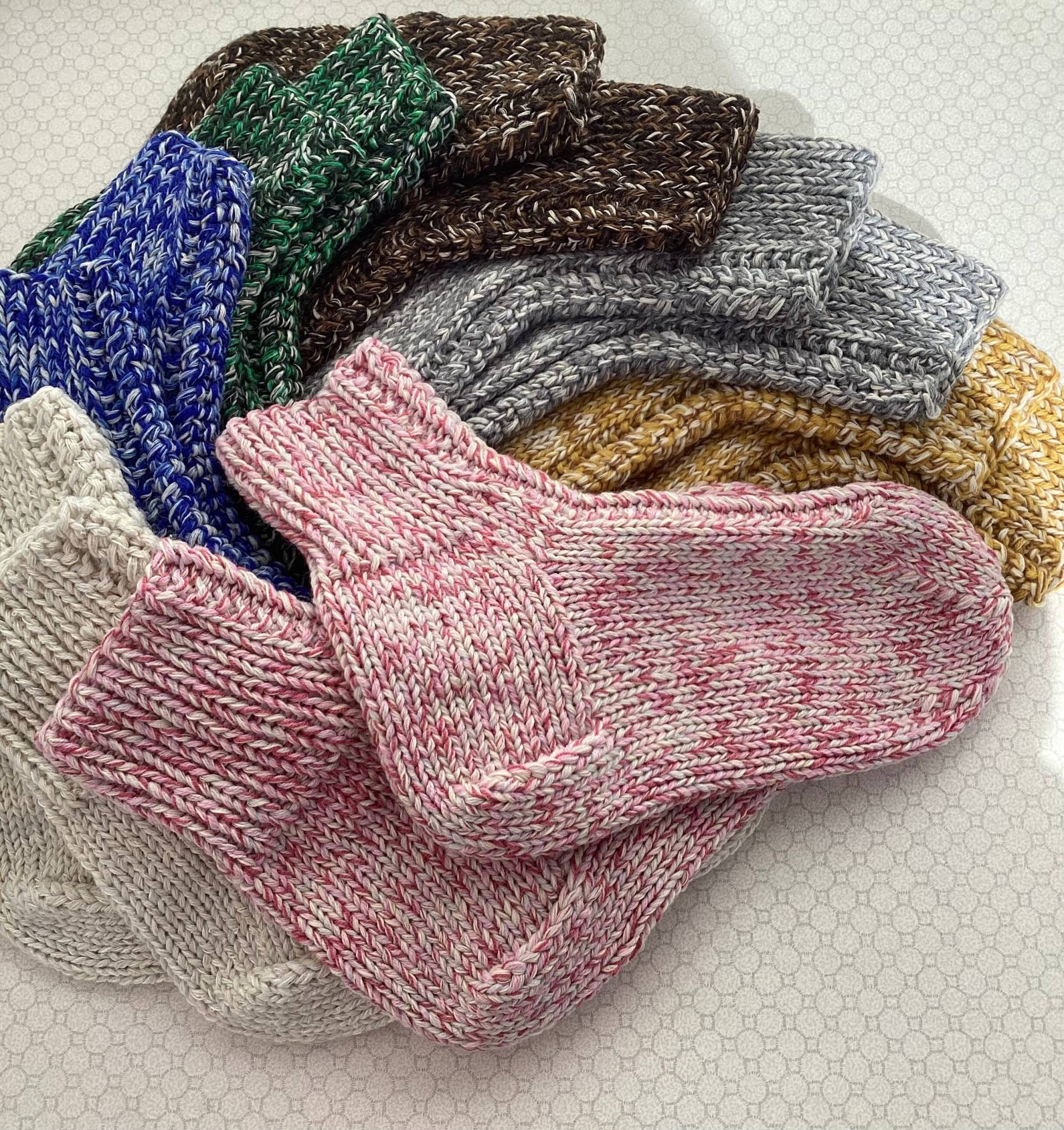 Sofasocken Schlafsocken Handgestrickt 7 Varianten von FaTaHandarbeit