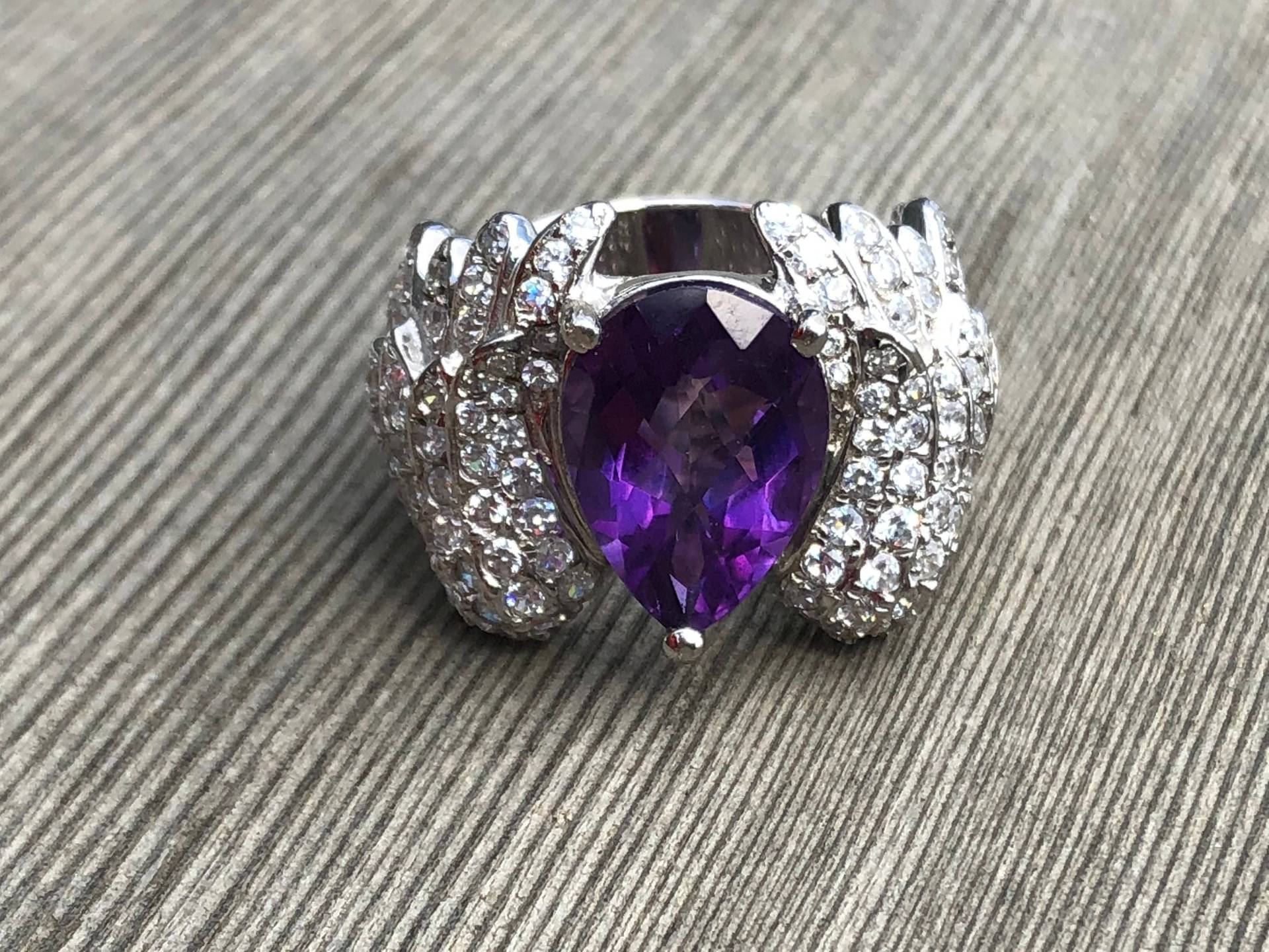 sterling Silber 925 Amethyst Lila & Weiß Topas Flügel Ring Größe 7 sterling Silber 925 Amethyst Lila & Weiß Topas Flügel Ring Größe 7 von FabFindingsNY