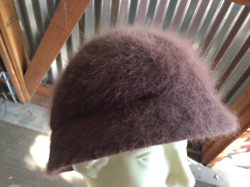 Brauner Hut, Cloche Angora Fuzzy Angoramütze, Cloche, Retro Schicker Strickhut von FabFinds42