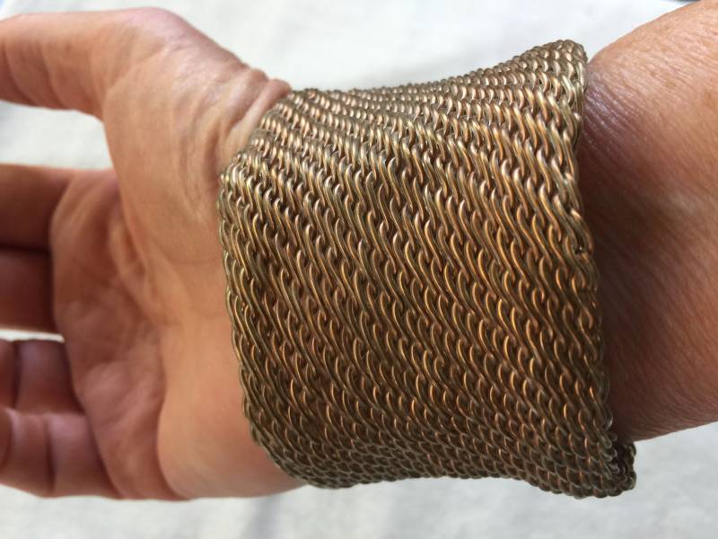 Breites Manschetten Armband, Metall Kupfer Manschette Rock Roll Heavy Metal Grunge Boho Armreif von FabFinds42