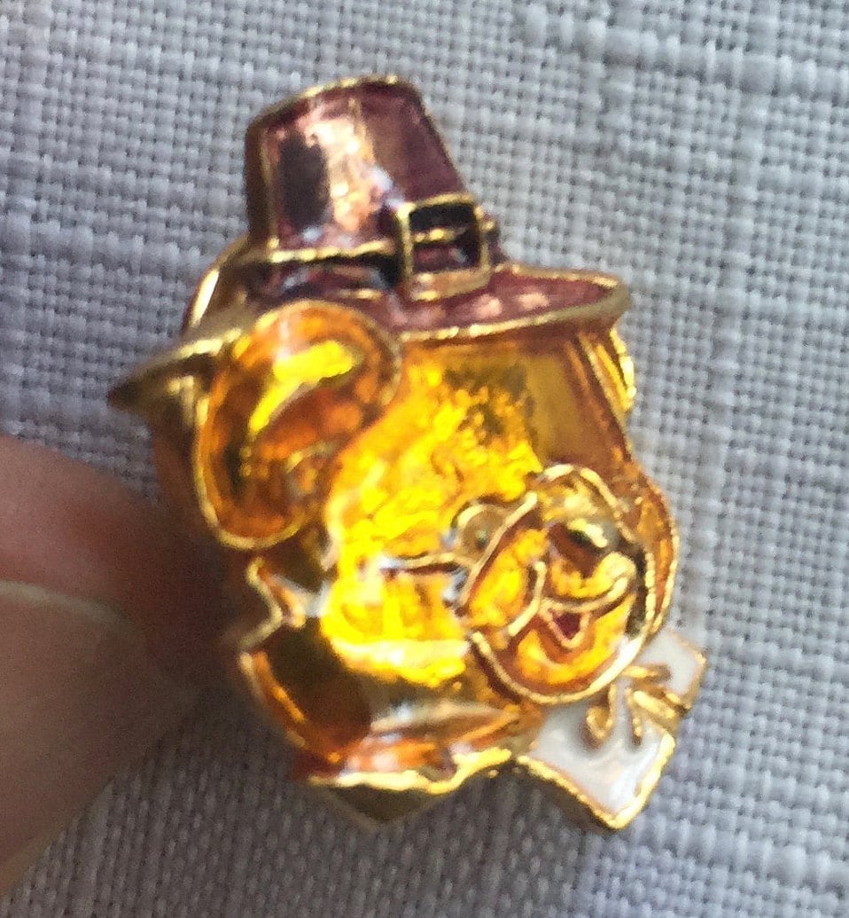 Danksagung Pin, Thanksgiving Brosche, Revers Bär Pilgrim Herbst Urlaub Brosche von FabFinds42