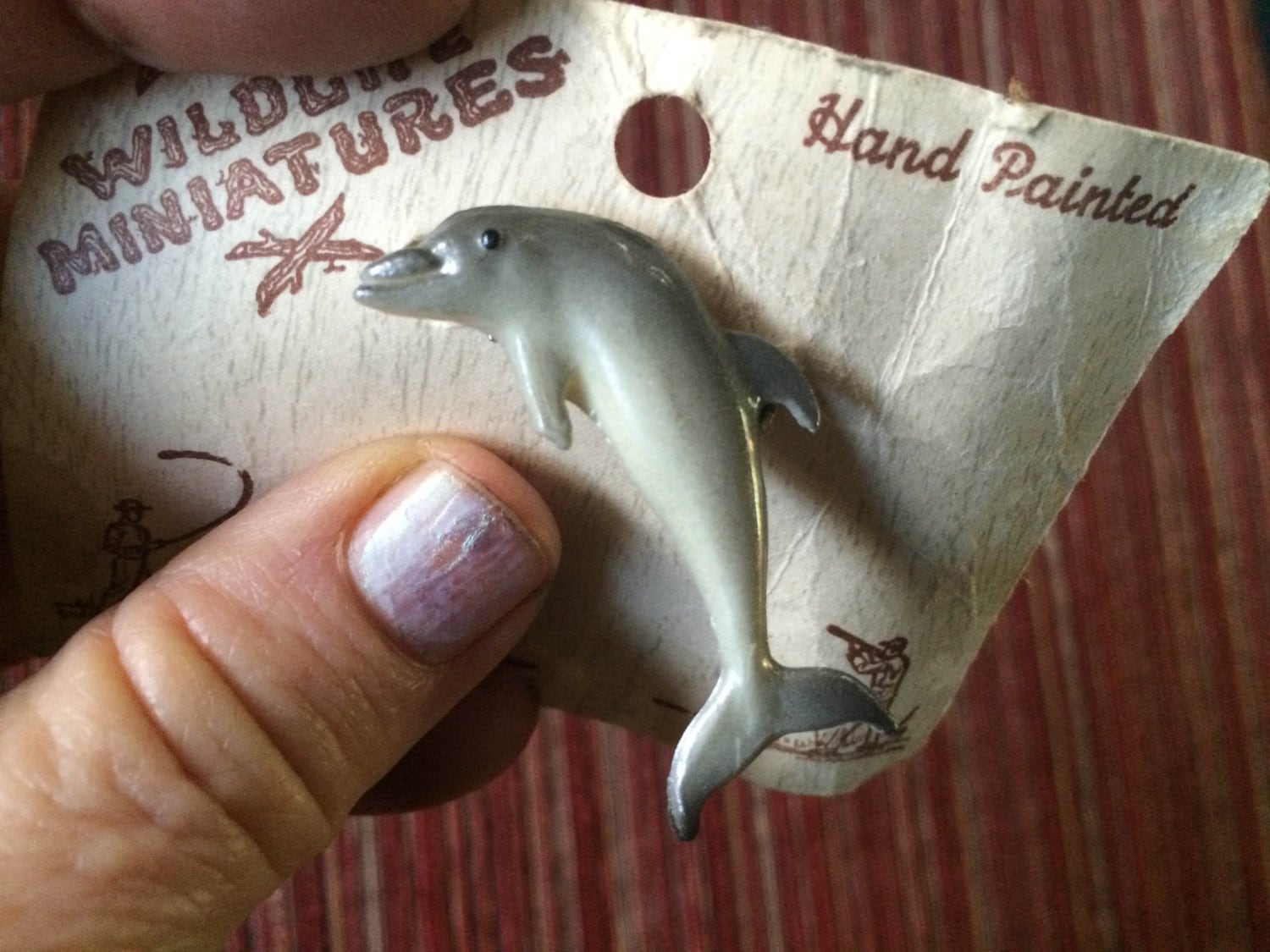 Delfin Schmuck, Handbemalter Pin, Fisch Retro Geschenk, Strand Ozean Pin von FabFinds42