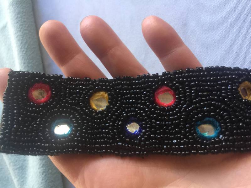 Schwarze Perle Armband, Multi-Farb-Armband, Schwarzes Boho Schwarz Regenbogen-Armband, Schwarze Manschette Farbe Armband von FabFinds42