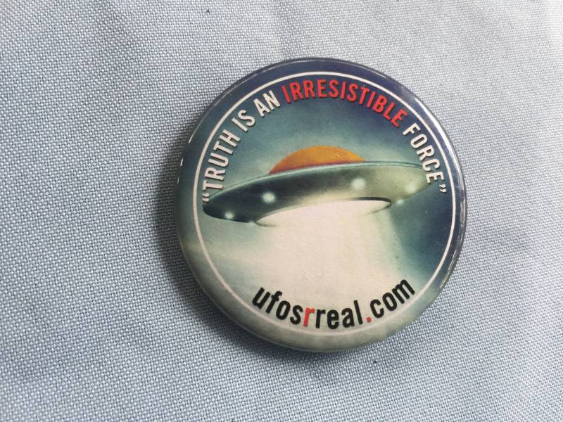 Ufo Schmuck, Alien Space Brosche, Pin, Sci Fi Weltall Pinback, Brosche von FabFinds42
