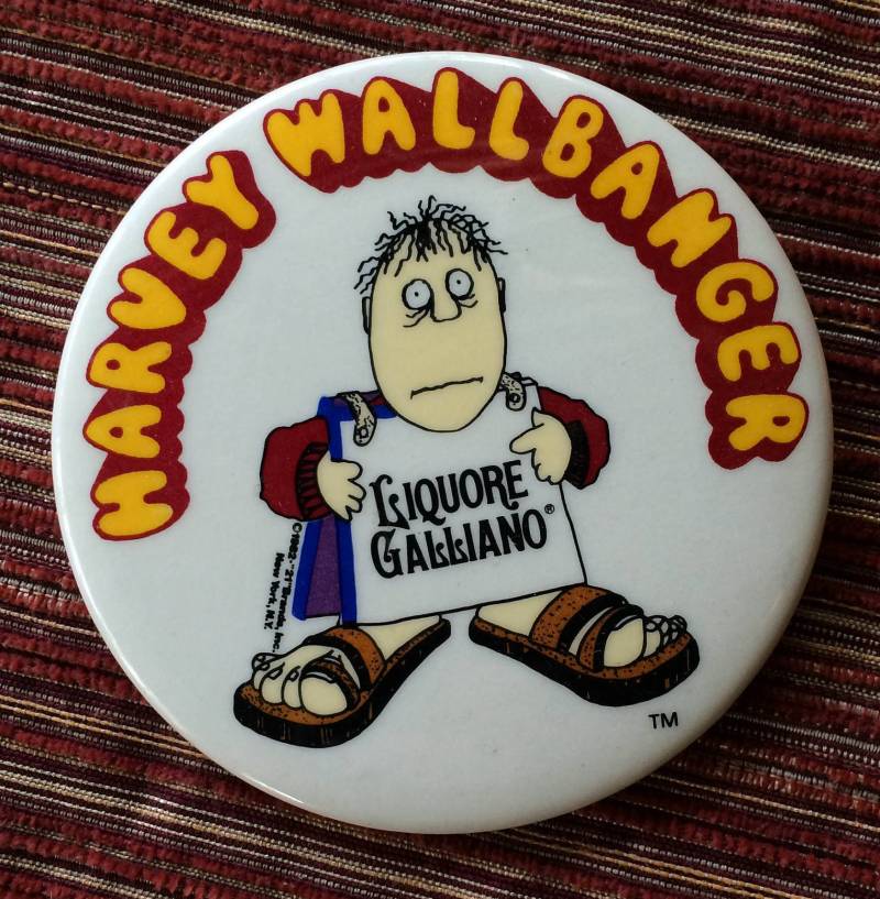 Wallbanger, Alcohol Promo, Cocktail Button, Badge, Alcoholic Pin, Likör 70Er Jahre Anstecker, Anstecknadel, Brosche von FabFinds42