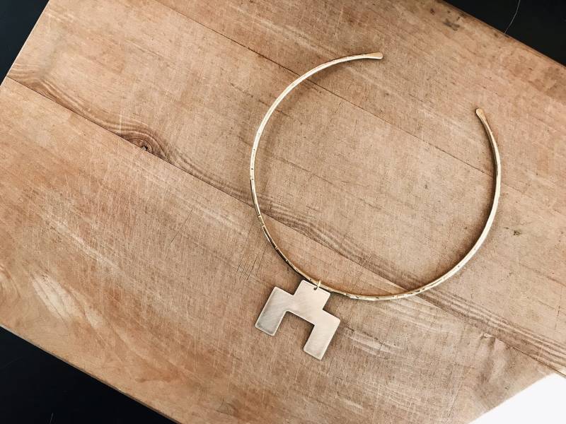 Moderner Sonnenstempel Halsreif/Messinghalsreif von FableAndLore