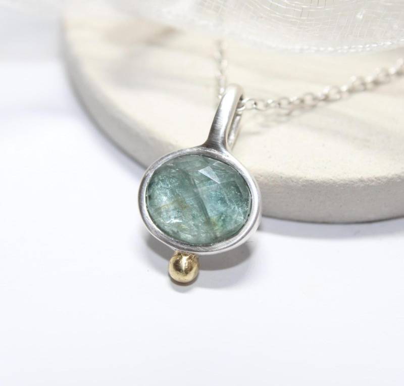 Aqua Kyanit Kettenanhänger Silber 999 24K Vergoldet Blauer Edelsteinanhänger Handgefertigt Von Fablesaesthetics Aqua Kyanit Kettenanhänger Silber 999 24K Vergoldet Blauer Edelsteinanhänger Handgefertigt Von Fablesaesthetics von FablesAesthetics