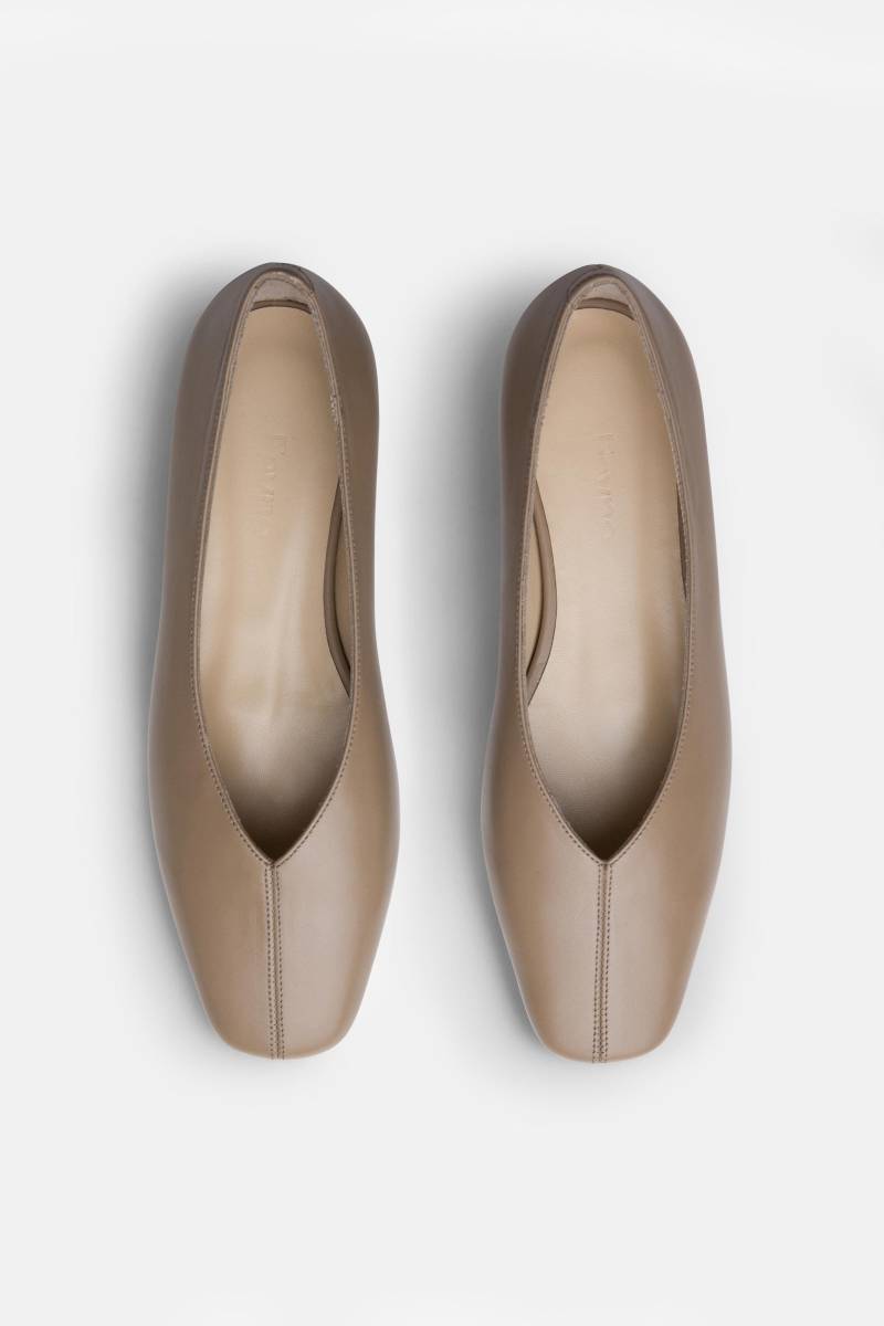 Fayne Studio - Leder Taupe Ballerina Schuhe - Damen Wohnung von FablesAtelier