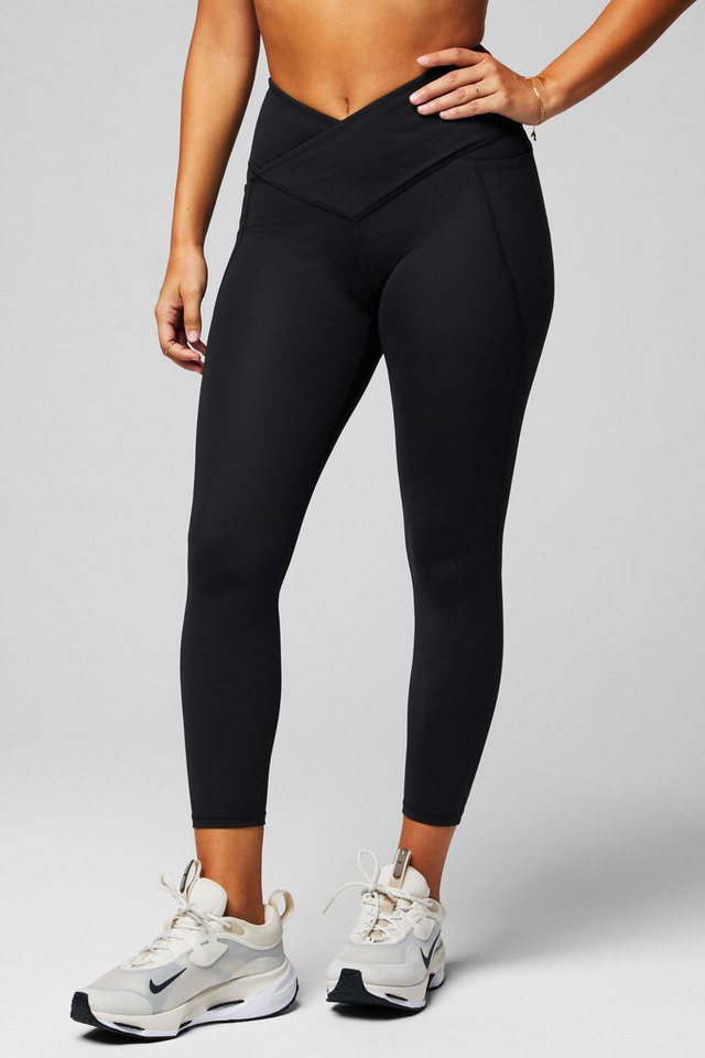 Fabletics Leggings Oasis PureLuxe HW Crossover 7/8 Leggings aus blickdichtem Stoff und mit mittlerer Kompression von Fabletics