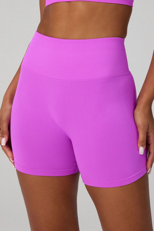 Fabletics Shorts SEAMLESS SCRUNCH SHORT 4" aus elastischem Material von Fabletics