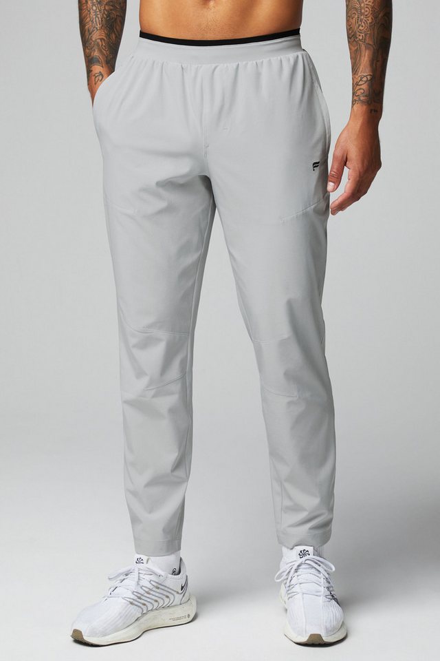 Fabletics Trainingshose The Fundamental Pant (1-tlg) aus Performance-Stoff und mit Reißverschlusstaschen von Fabletics