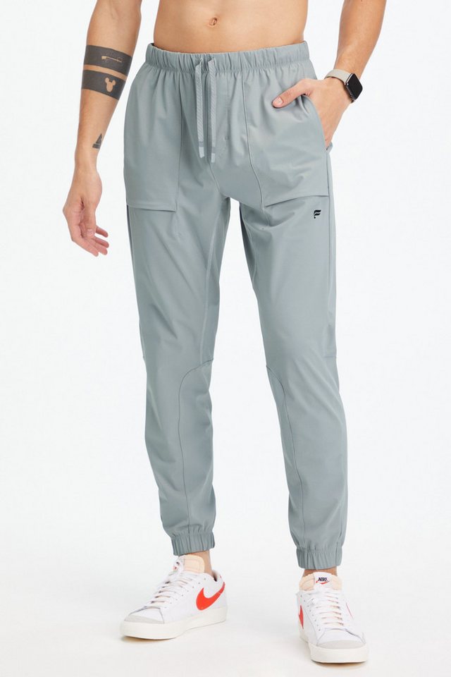 Fabletics Trainingshose The One Jogger (1-tlg) aus Performance-Stoff und mit Reißverschlusstaschen Fabletics Trainingshose The One Jogger (1-tlg) aus Performance-Stoff und mit Reißverschlusstaschen von Fabletics