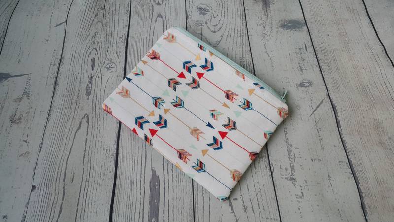 Make-Up-Tasche, Reißverschluss-Tasche, Brautgeschenk, Kosmetiktäschchen, Duschegeschenk, Kulturbeutel, Kosmetiktasche von FabricBagsAndMore