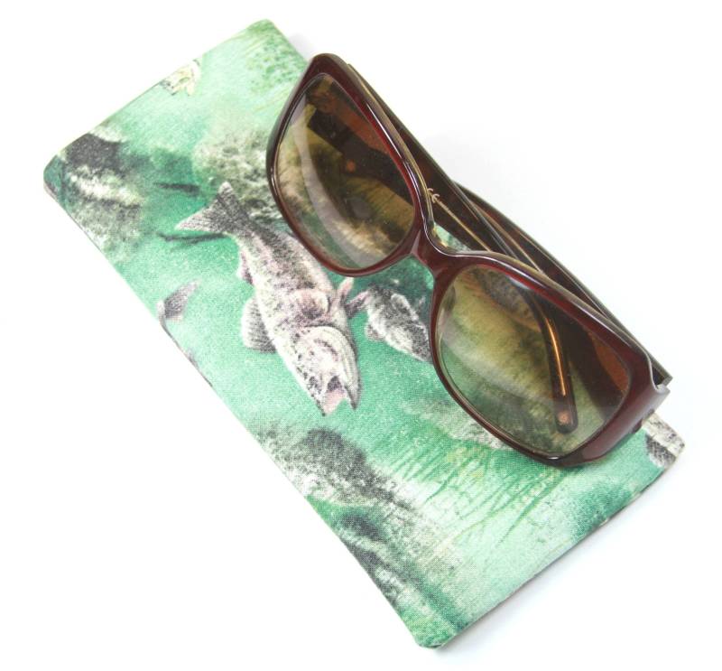 Fisch, Stoffbeutel, Brillenetui, Fisch-Design-Tasche, Spröde Fisch Grünen Stoff Fall von FabricLoveandFun