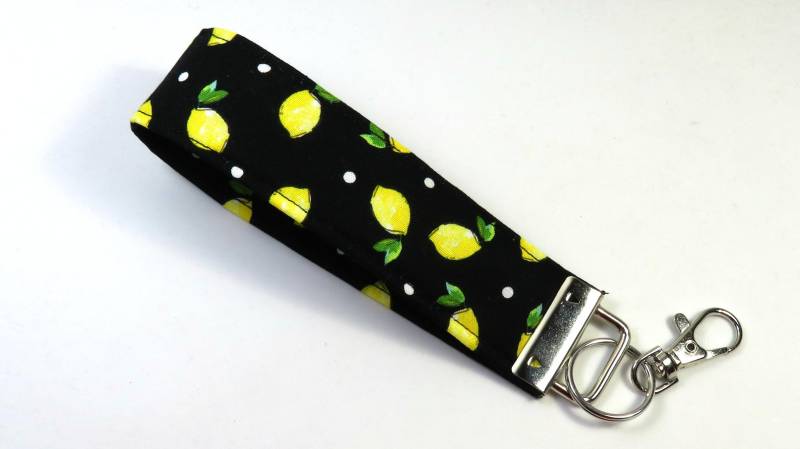 Lemon Stoff Schlüsselanhänger, Zitrone Design Obst Armband Schlüsselband, Schwarze Schlüsselanhänger von FabricLoveandFun