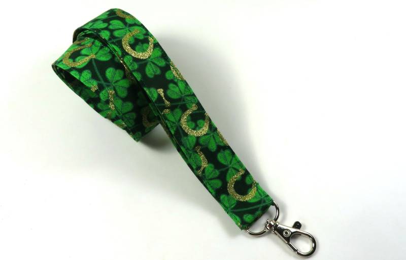 Shamrock Stoff Lanyard, Kleeblatt Ausweishalter, Goldenes Hufeisen Grünes St. Patricks Day Ausweis von FabricLoveandFun