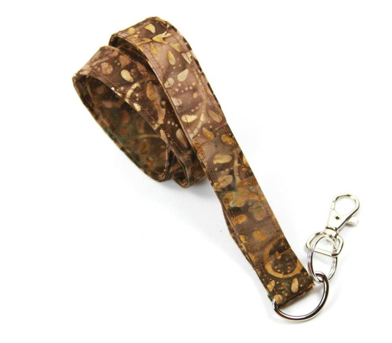 Stoff-Abzeichen-Halter, Brown Badge Holder, Tie Dye Stoff Lanyard, Brown Fabric Batik Print Schlüsselband von FabricLoveandFun