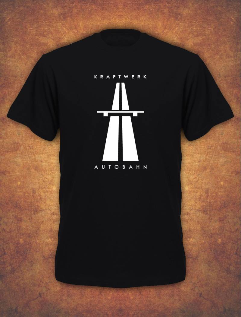 Kunstwerk Autobahn Retro Techno Herren T-Shirt Schwarz von FabricOfStyle