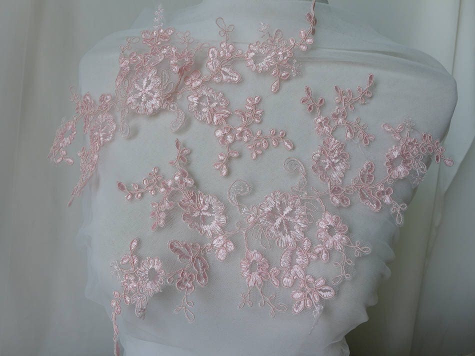 8 Farben Gestickte Blumenspitze Applikation Auf Mesh, Exquisite Alencon Spitze Applikation, Geschnürte Mesh von FabricTrims