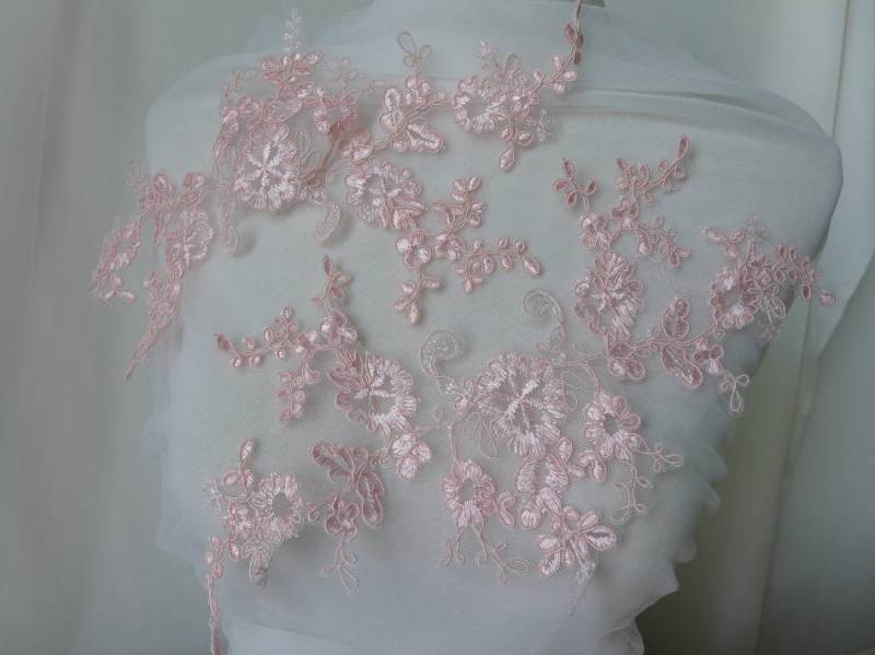 8 Farben Gestickte Blumenspitze Applikation Auf Mesh, Exquisite Alencon Spitze Applikation, Geschnürte Mesh von FabricTrims