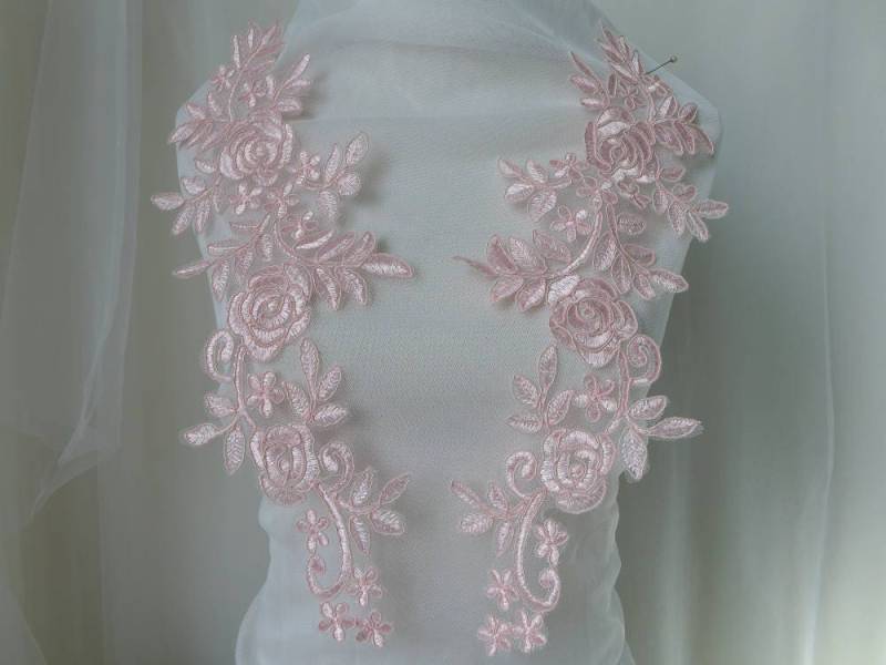 Alencon Corded Gestickte Applikationen, Spitzenapplikationen in Rosa, Brautblumenapplikationen 10 Farben von FabricTrims