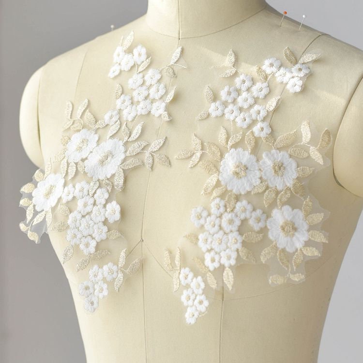Schöne Blume Bestickte Applikation, Schöne Spitze Braut Abendkleid, Hochzeitskleid, Alter Couture, Illusion Kleider von FabricTrims