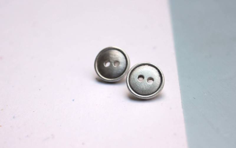 sterling Silber Knopf Ohrringe sterling Silber Knopf Ohrringe von FabrikaArtsCrafts
