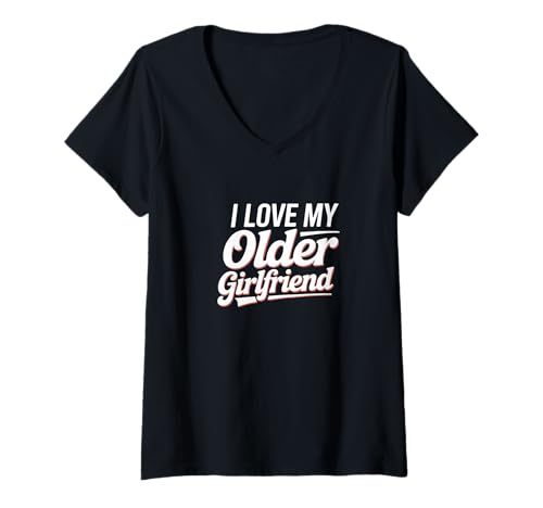 Damen Ich Liebe Meine ältere Freundin T-Shirt mit V-Ausschnitt von Fabrinity