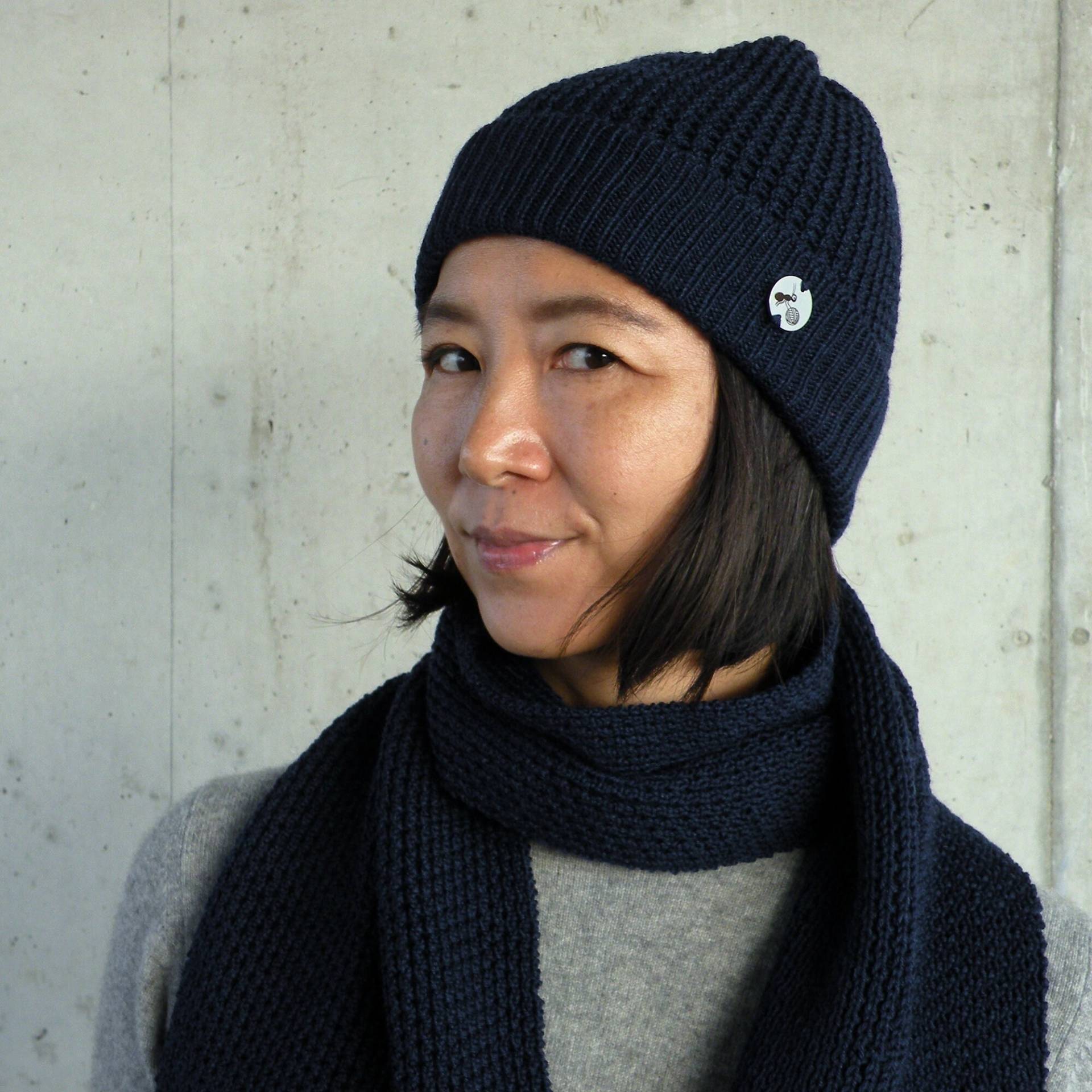 Set Mütze Und Schal Mit Schönem Muster in Dunkelblau Wolle Merino Handgefertigt Set Mütze Und Schal Mit Schönem Muster in Dunkelblau Wolle Merino Handgefertigt von FabriqueFrileuse