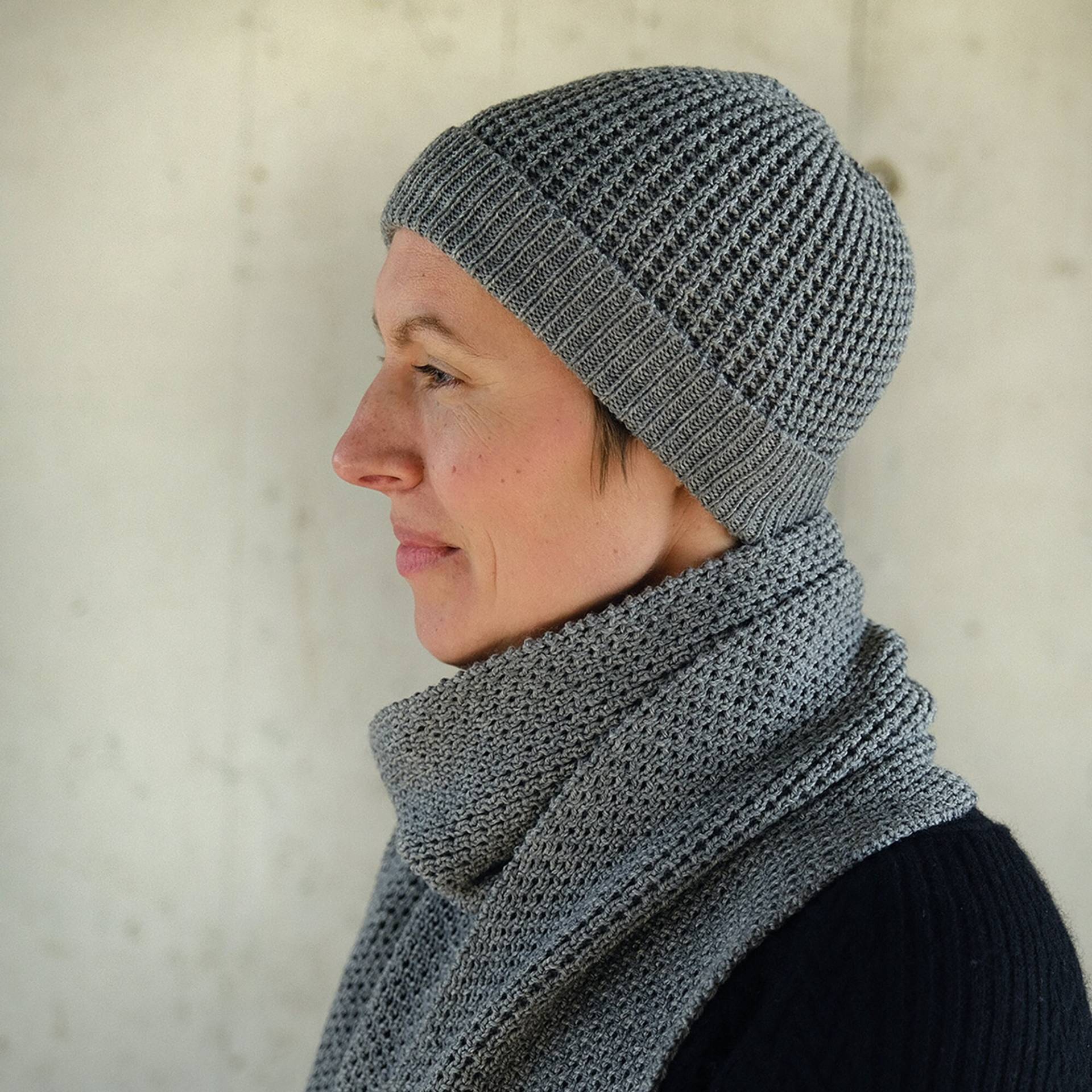 Set Mütze Und Schal Mit Schönem Muster in Grau Wolle Merino Handgefertigt Set Mütze Und Schal Mit Schönem Muster in Grau Wolle Merino Handgefertigt von FabriqueFrileuse