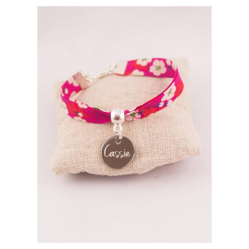 Liberty Mitsi Rotes Kinderarmband Mit Personalisierter Namensgravur, Kinderschmuck, Weihnachten, Geburtstag von Fabriqueatresors
