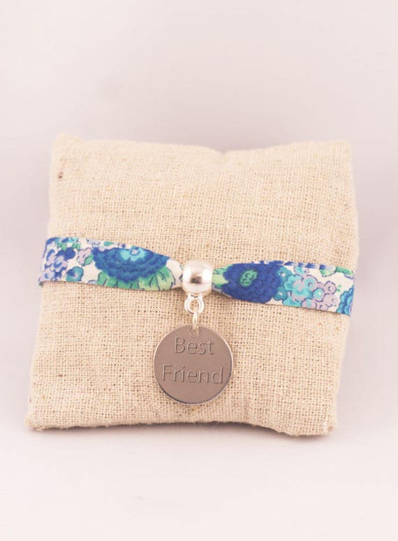 Personalisiertes Liberty-Armband Mit Gravierter Medaille Des Vornamens Elysian - Anpassbarer Schmuck von Fabriqueatresors